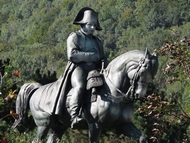alt="la statue Napoléon de Laffrey