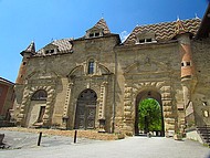 St Antoine l'Abbaye, grande porte de l'abbatiale