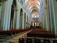 St Antoine l'Abbaye, la nef