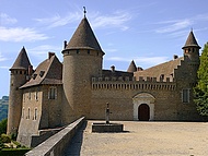 Chteau de Virieu, la grande cour