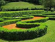 Chteau de Virieu, parterres du jardin