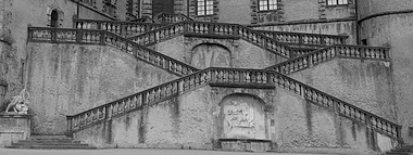 grand escalier donne sur le parc