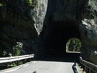 les tunnels de la route du dsert de Chartreuse